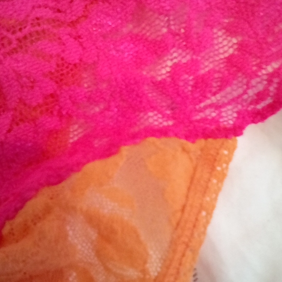 🌸LOWRISE LACE THONG🌸 - Picture 3 of 4